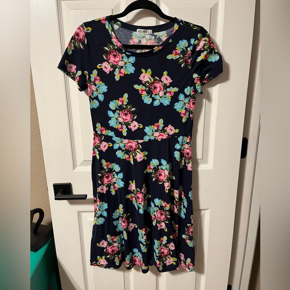 Huhot Black Floral Dress Size Medium